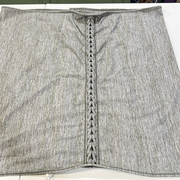 Lululemon Athletica - Heathered Green, Vinyasa Scarf - Picture 5 of 9